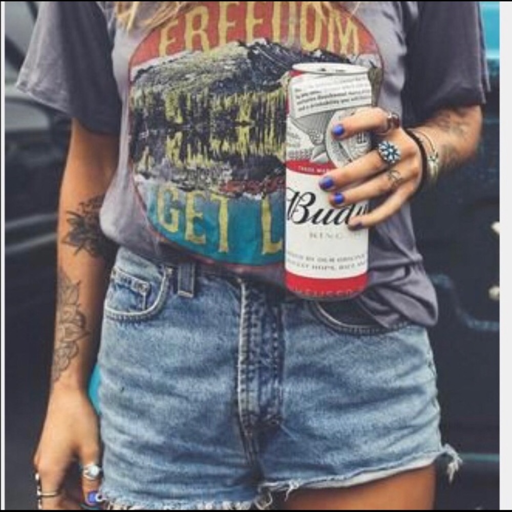 BUNDLE🎉 2 Surprise Vintage Tee’s - Picture 4 of 8